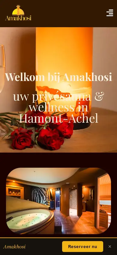 Dezelfde startpagina op een gsm, met onderaan de knop Reserveer nu.
