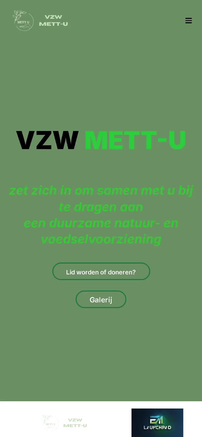 De startpagina van mett-u.be op een gsm, in groen, met de naam VZW Mett-U en twee knoppen.